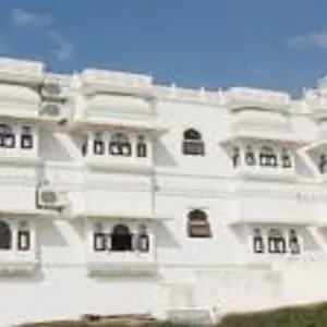 2* Hotel Sargam Sadan